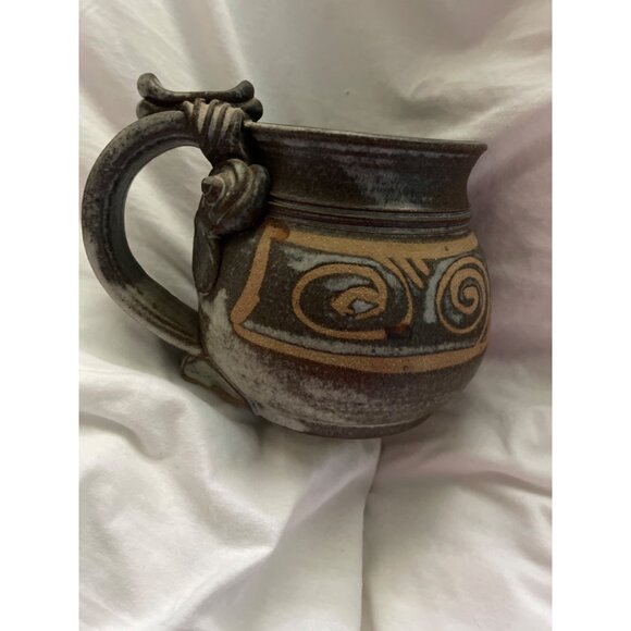 Handcrafted Vintage Stoneware Mug With Lid & Swirl Design - Picture 16 of 16